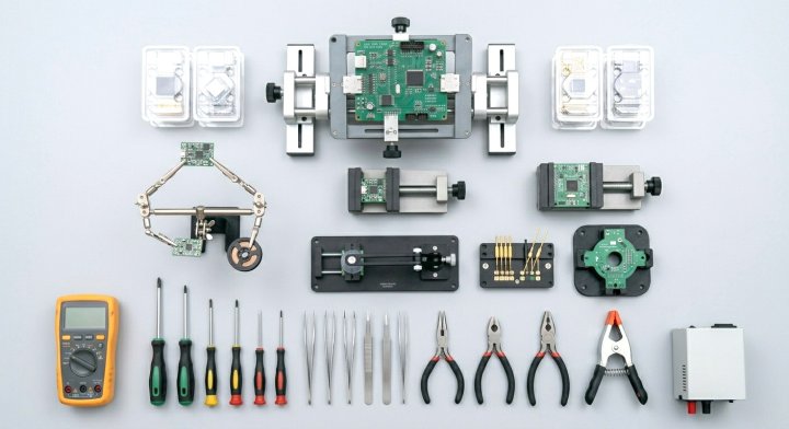 How Do PCB Holders Improve the Assembly Process?